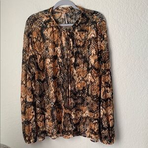 Free People Snake Print Lightweight Long Sleeve Brown Tan Blouse Top Size M-L